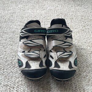 Giro Indoor and Mountain Cycling Shoes with 2 Bolt SPD Pedals Womens US9 EU41
